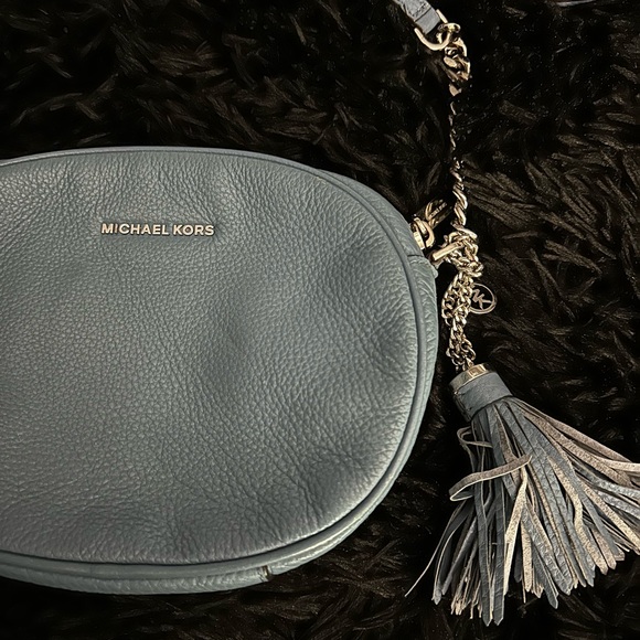 Micheal Kors Blue Leather Purse - Picture 2 of 12